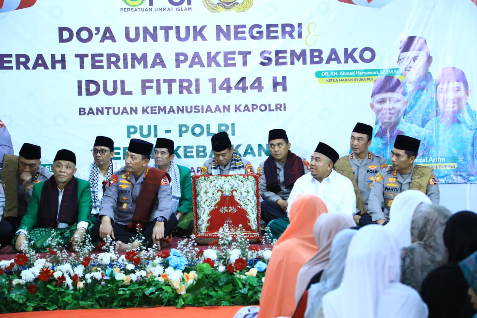 Kapolri Beri Bantuan Sembako ke PUI